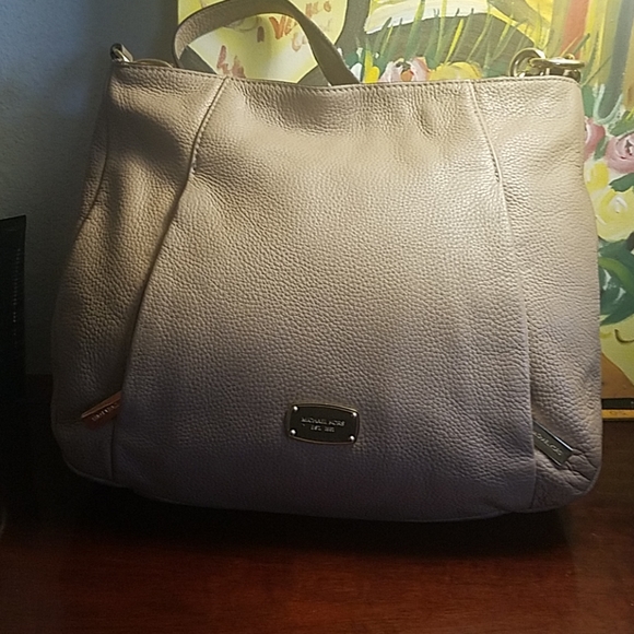 Michael Kors blush colored leather shoulder bag - Picture 1 of 7